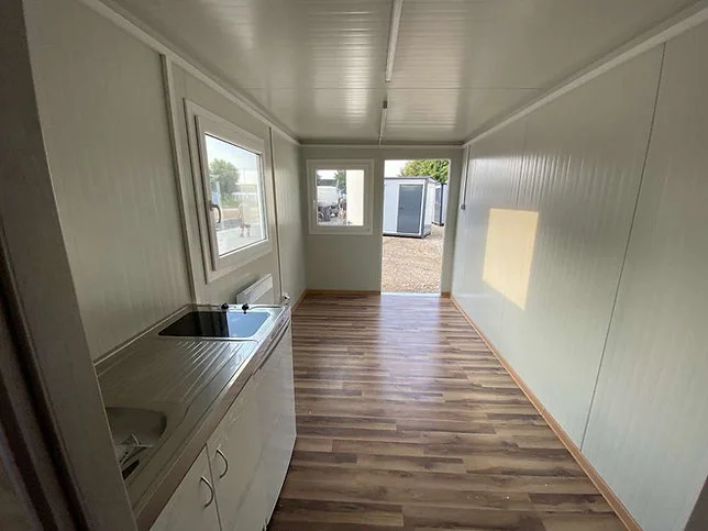 Container 6×2,40 m + WC, doccia e cucina - immagine 4